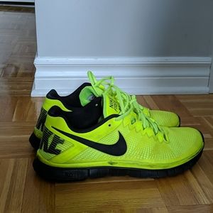 Highlighter yellow Nike Free sneakers
